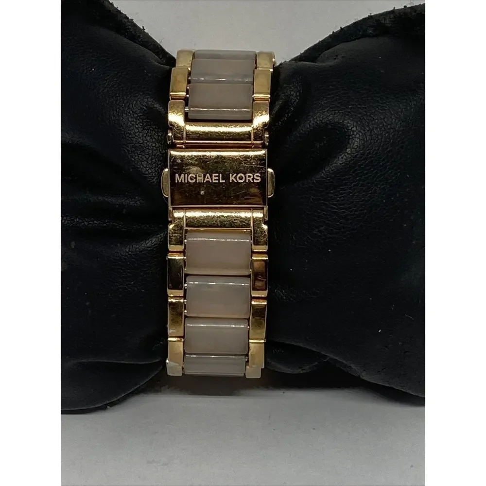 Michael Kors Parker MK5896 Womens Stainless Steel Analog Dial Quartz Watch XWO3
